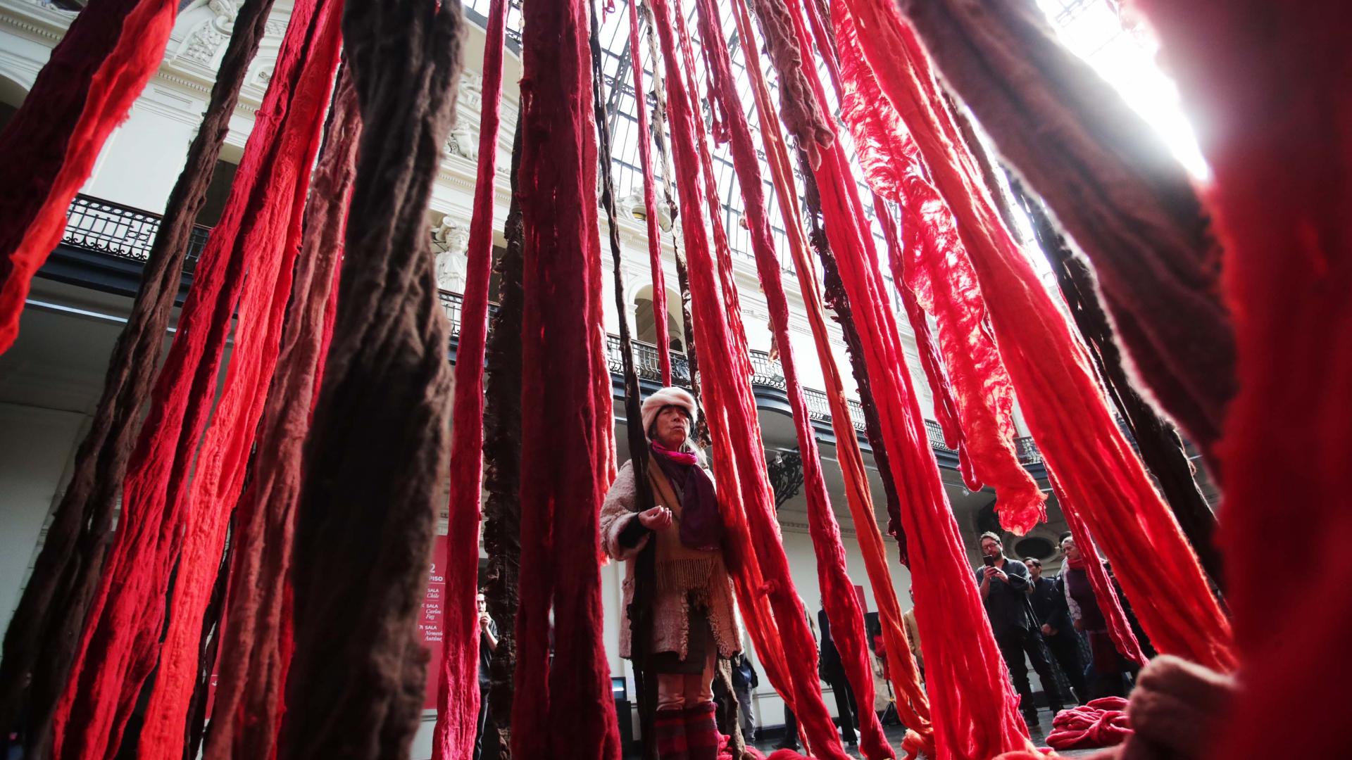 La Artista Cecilia Vicuña Inauguró Su Esperada Exposición “Soñar El ...