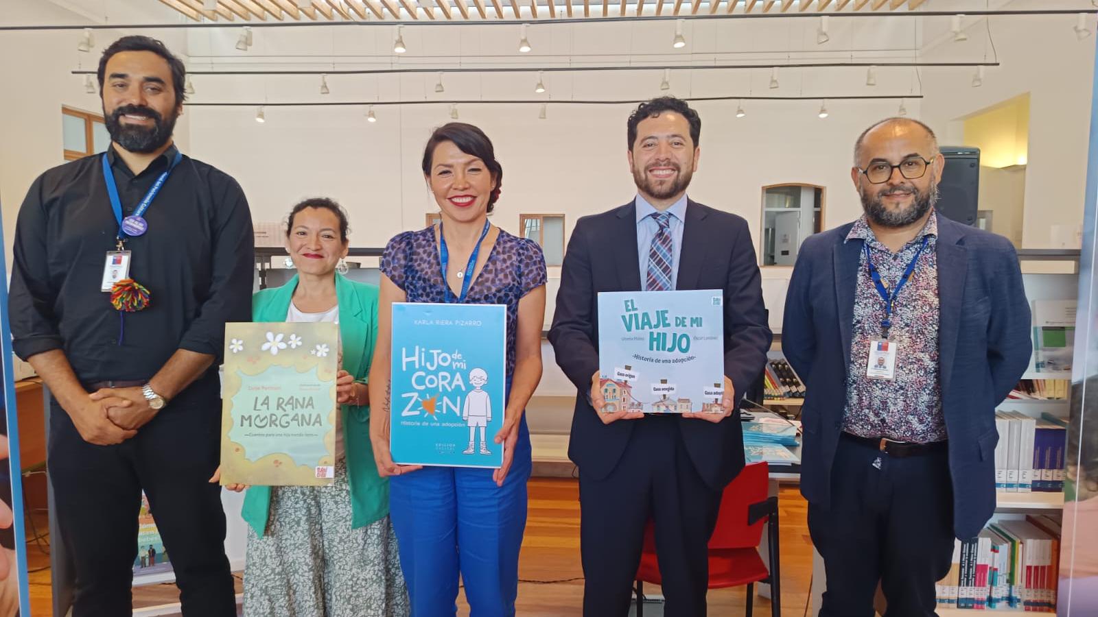 Autoridades en Biblioteca Regional de Antofagasta