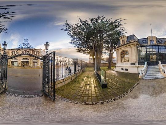 Front of the Braun-Menéndez Family Mansion (360° image)