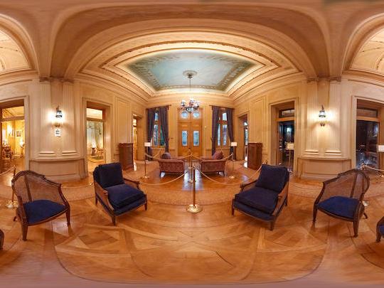 Entrance hall (360° image)