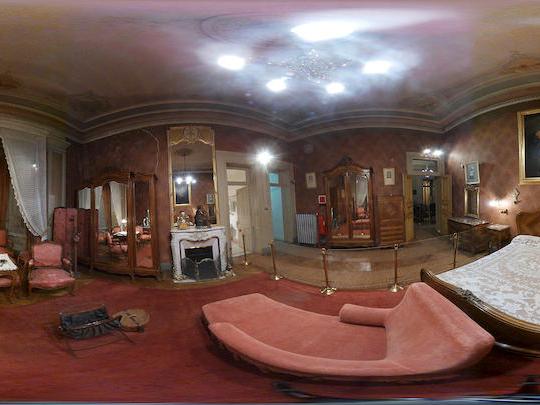 Master bedroom (360° image)