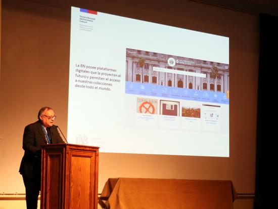 Pedro Pablo Zegers, director de la Biblioteca Nacional dirigió un saludo a funcionarias y funcionarios.