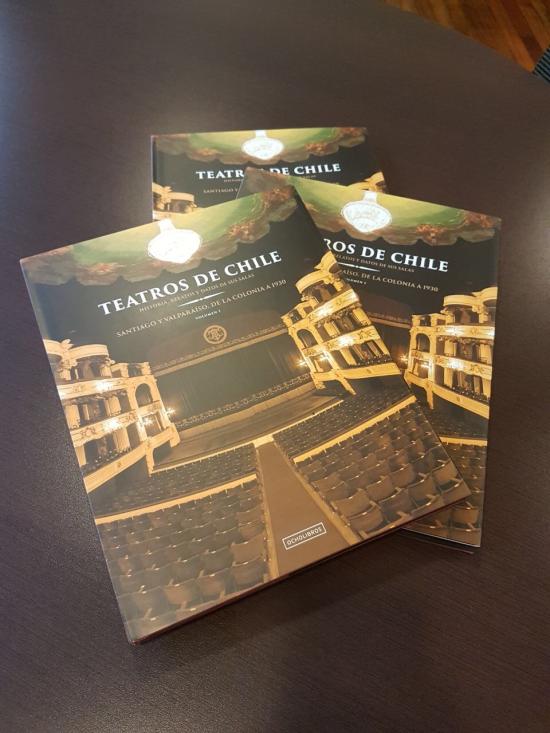 “Teatros de Chile. Historia, relatos y datos de sus salas” .