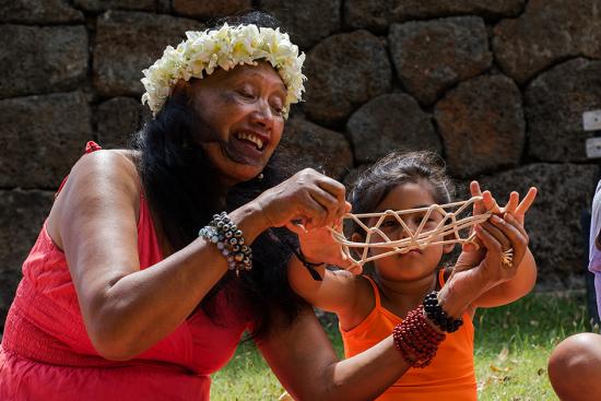 Isabel Pakarati Tepano, heredera del Kai Kai Rapa Nui fue una de las cultoras distinguidas.