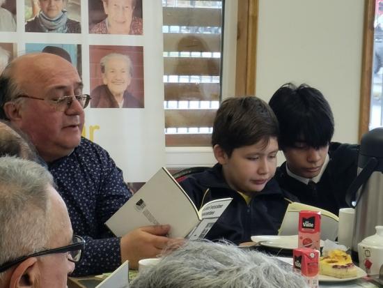 Serpat continúa celebración del Mes del Libro con interesante actividad intergeneracional de mediación lectora
