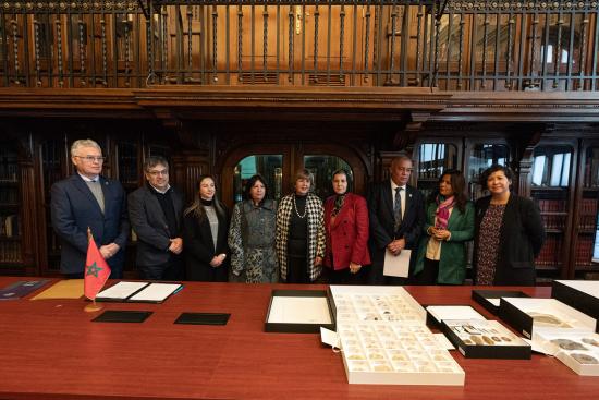 Chile y Marruecos firman convenio de colaboración cultural y concretan restitución de material paleontológico decomisado