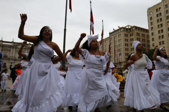 Mujeres afrodescendientes bailando