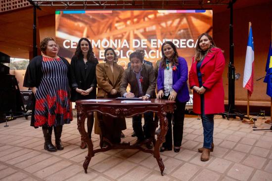 Gobernador Miguel Vargas entrega a autoridades del Ministerio de las Culturas el edificio del nuevo Museo Regional de Atacama.